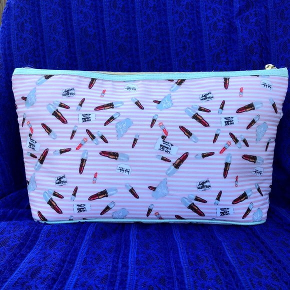 SOLD!! Nicole Miller NYC Extra Large Cosmetic Bag - Picture 7 of 7